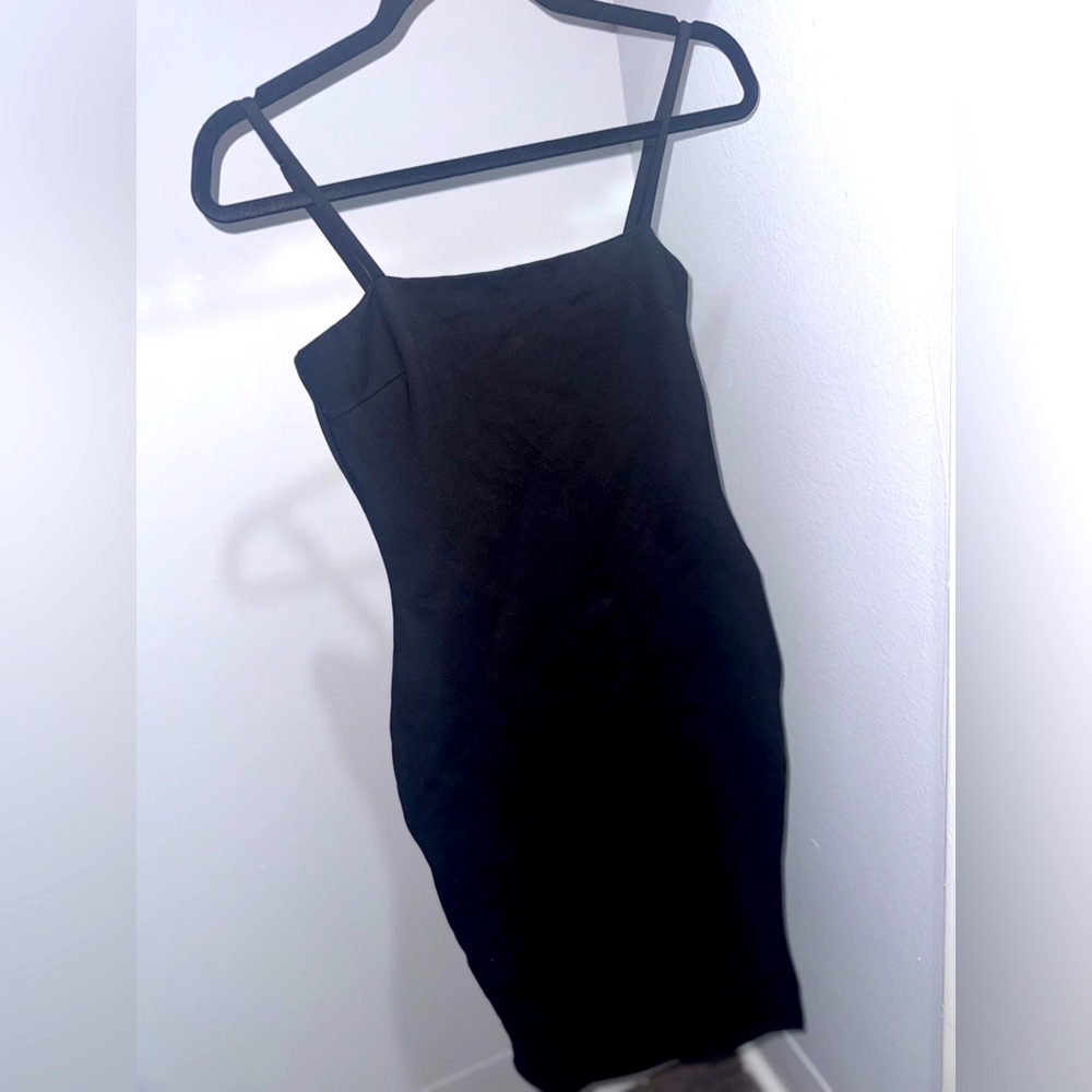 Lulu’s Black BodyCon Midi